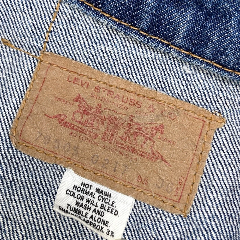 Vintage Early 70s Levi's Denim Trucker Jacket Size 36 USA Made Factory Code 52